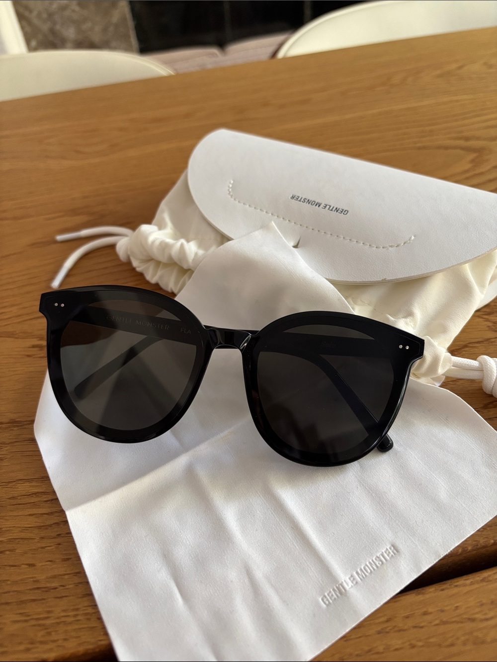 GENTLE MONSTER Black Round-Edge Acetate Sunglasses